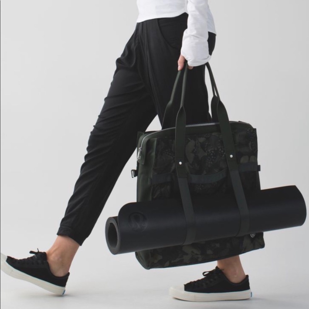 Lululemon | Follow Your Bliss Bag